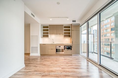 Photo 6 at 916 - 20 Edward Street, Bay Street Corridor, Toronto