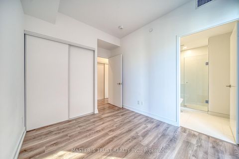 Photo 10 at 916 - 20 Edward Street, Bay Street Corridor, Toronto