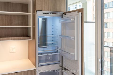 Photo 23 at 916 - 20 Edward Street, Bay Street Corridor, Toronto