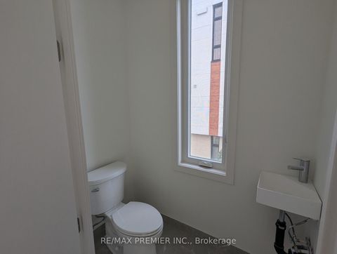 Photo 1 at 502 - 9 Steckley House Lane, Rural Richmond Hill, Richmond Hill