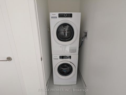 Photo 2 at 502 - 9 Steckley House Lane, Rural Richmond Hill, Richmond Hill