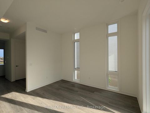 Photo 9 at 502 - 9 Steckley House Lane, Rural Richmond Hill, Richmond Hill