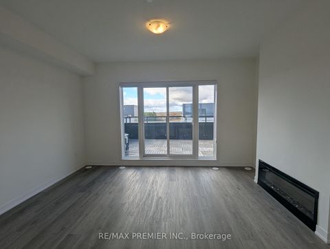 Photo 17 at 502 - 9 Steckley House Lane, Rural Richmond Hill, Richmond Hill