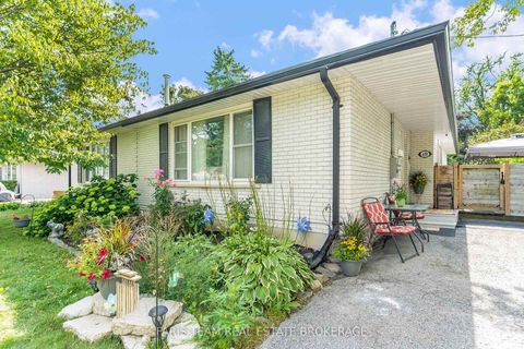 Photo 3 at 4B Oak Street, Wellington, Barrie