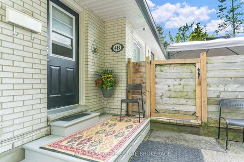Photo 4 at 4B Oak Street, Wellington, Barrie