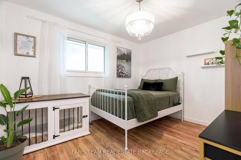 Photo 19 at 4B Oak Street, Wellington, Barrie