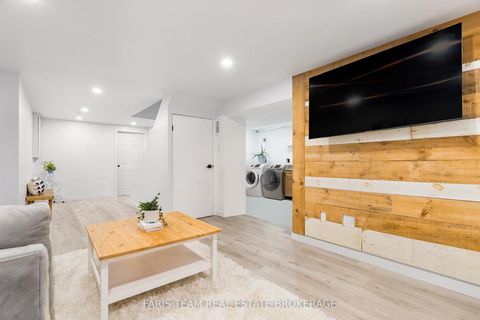 Photo 24 at 4B Oak Street, Wellington, Barrie