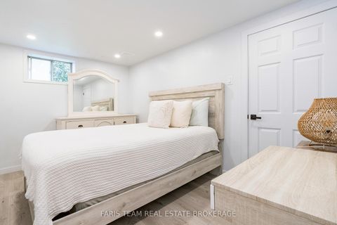 Photo 26 at 4B Oak Street, Wellington, Barrie