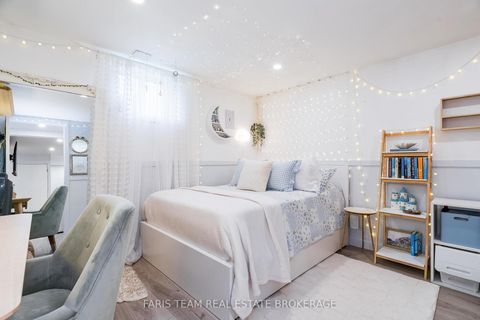 Photo 29 at 4B Oak Street, Wellington, Barrie