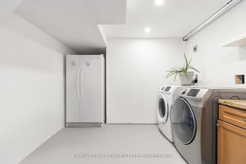 Photo 32 at 4B Oak Street, Wellington, Barrie