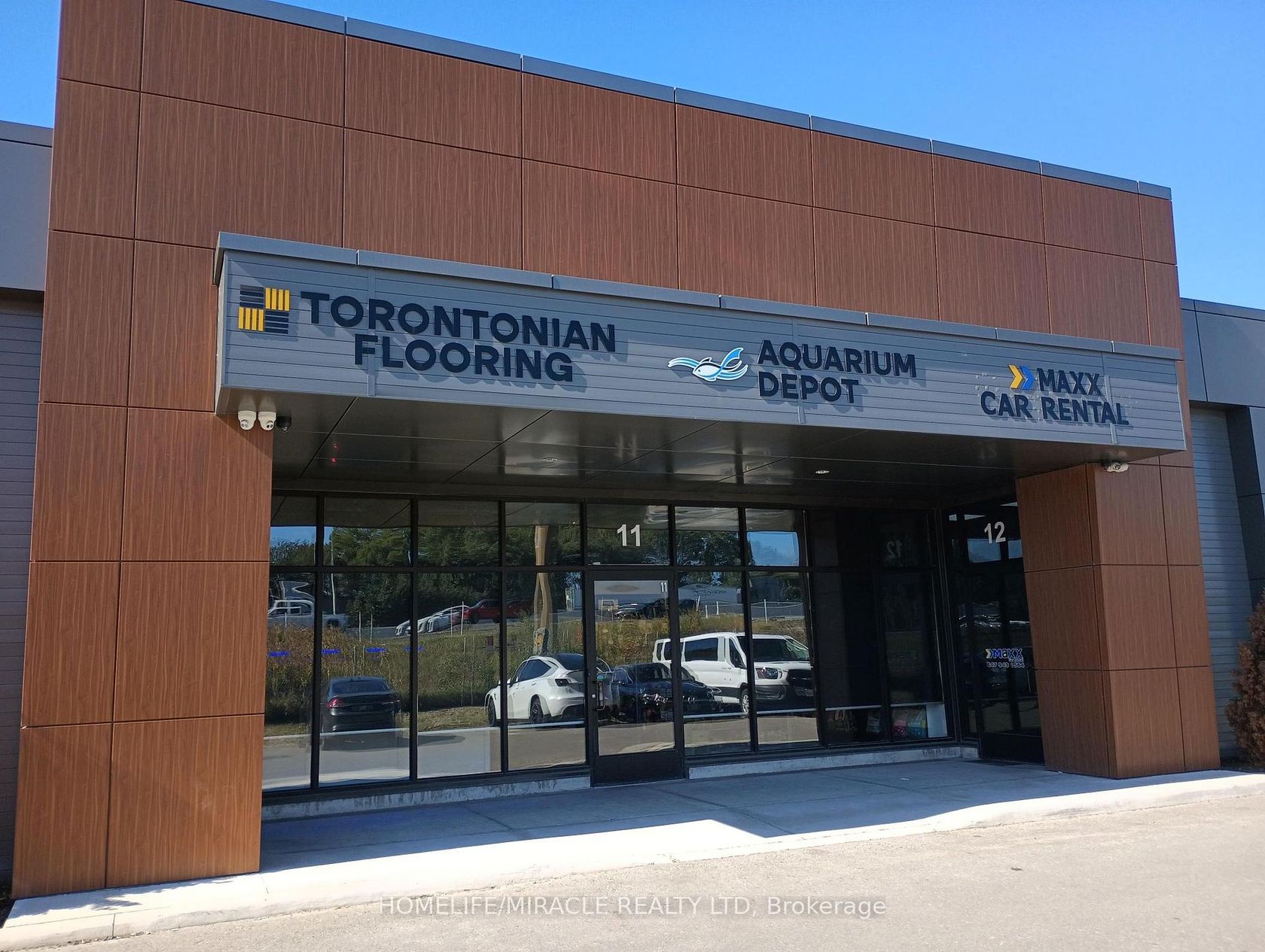 11 - 35 Stoffel Drive, Clairville, Toronto photo number 2