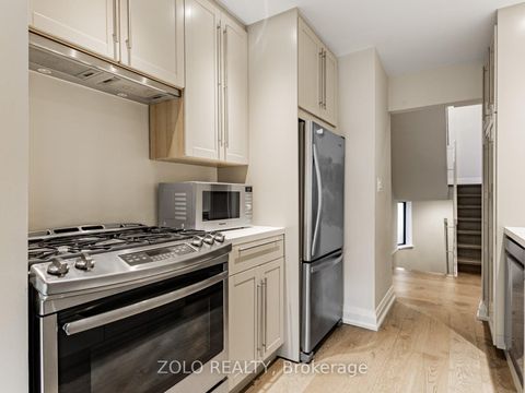 Photo 11 at 109 - 10 Walker Avenue, St. Clair, Toronto