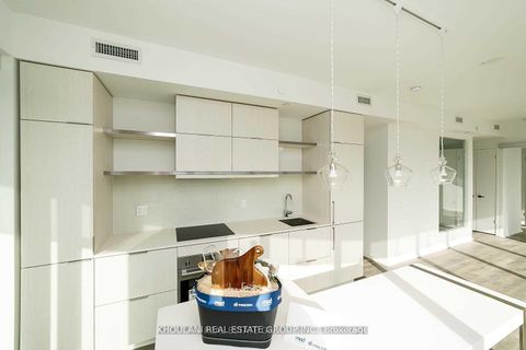 Photo 5 at 5309 - 197 Yonge Street, Yonge Corridor, Toronto Photo 5 at 5309 - 197 Yonge Street, Yonge Corridor, Toronto