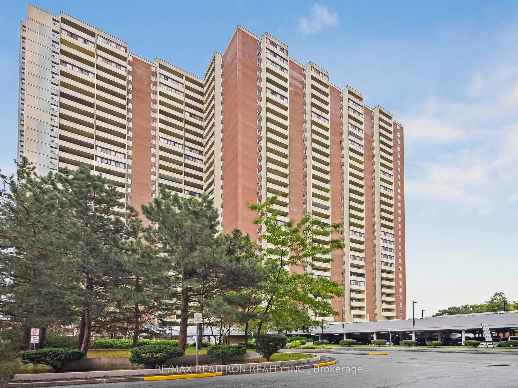 502 - 5 Massey Square, Crescent Town, Toronto 