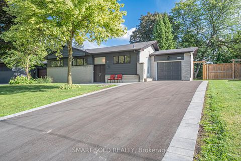 Photo 1 at 158 Park Avenue, Central Newmarket, Newmarket