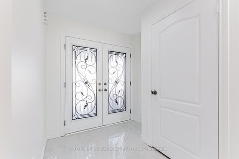 Photo 3 at 105 Prairie Dunes Place, Glen Shields, Vaughan