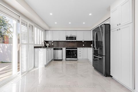 Photo 8 at 105 Prairie Dunes Place, Glen Shields, Vaughan