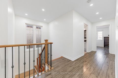 Photo 11 at 105 Prairie Dunes Place, Glen Shields, Vaughan