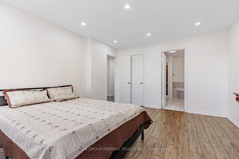 Photo 13 at 105 Prairie Dunes Place, Glen Shields, Vaughan