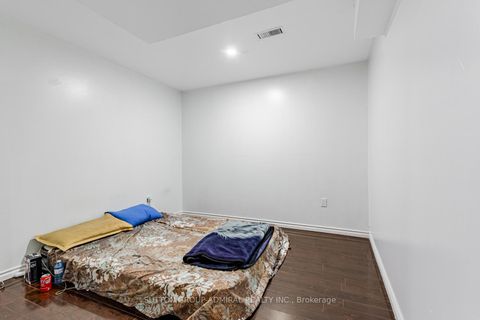 Photo 31 at 105 Prairie Dunes Place, Glen Shields, Vaughan
