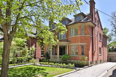 Photo 1 at 121 Roxborough Drive, Moore Park, Toronto