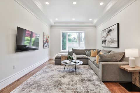 Photo 16 at 121 Roxborough Drive, Moore Park, Toronto