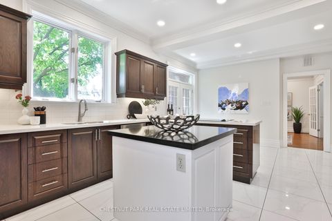 Photo 21 at 121 Roxborough Drive, Moore Park, Toronto