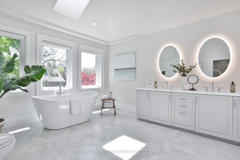 Photo 33 at 121 Roxborough Drive, Moore Park, Toronto