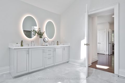 Photo 34 at 121 Roxborough Drive, Moore Park, Toronto