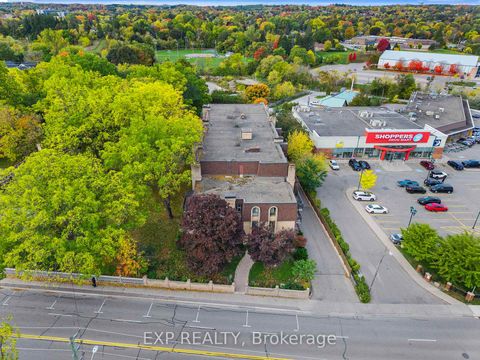 Photo 1 at 203 - 15390 Yonge Street, Aurora Heights, Aurora Photo 1 at 203 - 15390 Yonge Street, Aurora Heights, Aurora