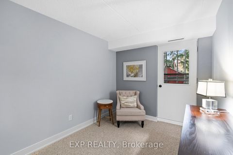 Photo 5 at 203 - 15390 Yonge Street, Aurora Heights, Aurora