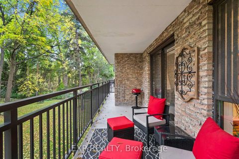 Photo 8 at 203 - 15390 Yonge Street, Aurora Heights, Aurora