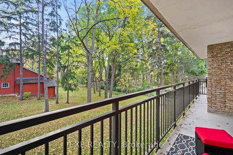 Photo 9 at 203 - 15390 Yonge Street, Aurora Heights, Aurora