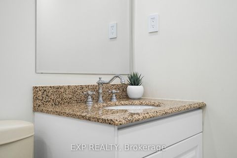 Photo 14 at 203 - 15390 Yonge Street, Aurora Heights, Aurora
