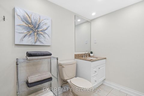 Photo 15 at 203 - 15390 Yonge Street, Aurora Heights, Aurora