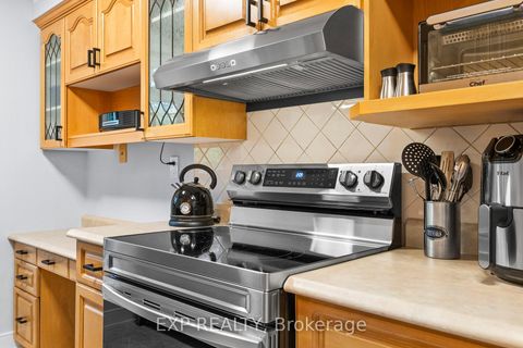 Photo 21 at 203 - 15390 Yonge Street, Aurora Heights, Aurora