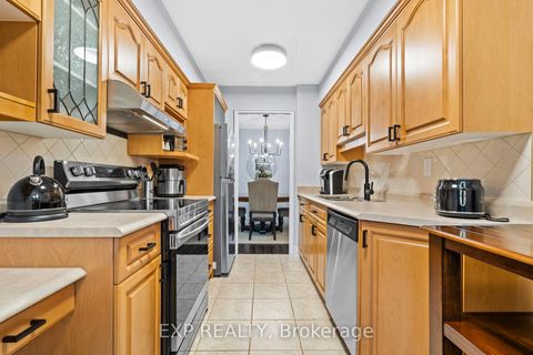 Photo 27 at 203 - 15390 Yonge Street, Aurora Heights, Aurora