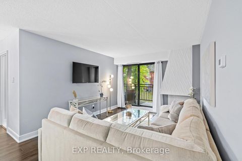 Photo 33 at 203 - 15390 Yonge Street, Aurora Heights, Aurora