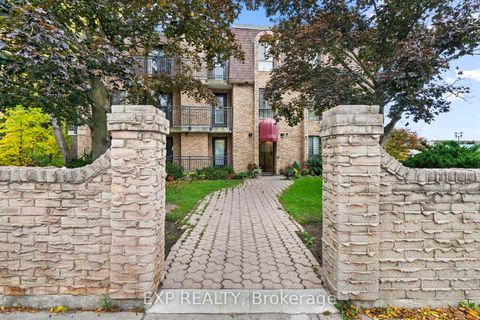 Photo 40 at 203 - 15390 Yonge Street, Aurora Heights, Aurora Photo 40 at 203 - 15390 Yonge Street, Aurora Heights, Aurora