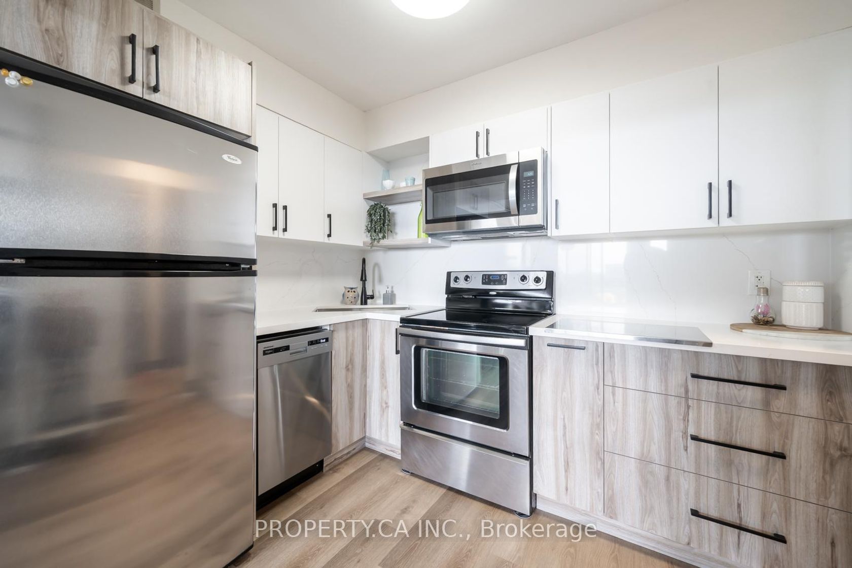 Photo 5 at 806 - 5949 Yonge Street, Newtonbrook East, Toronto Photo 5 at 806 - 5949 Yonge Street, Newtonbrook East, Toronto