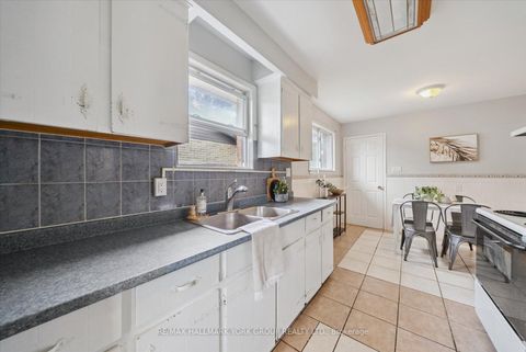 Photo 1 at 6 Glenecho Drive, Grove East, Barrie