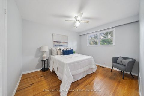 Photo 4 at 6 Glenecho Drive, Grove East, Barrie