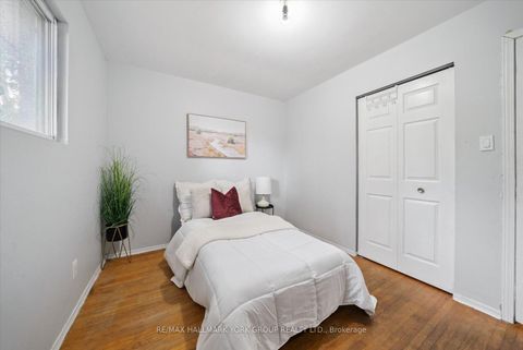 Photo 8 at 6 Glenecho Drive, Grove East, Barrie