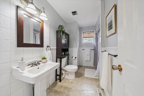 Photo 11 at 6 Glenecho Drive, Grove East, Barrie