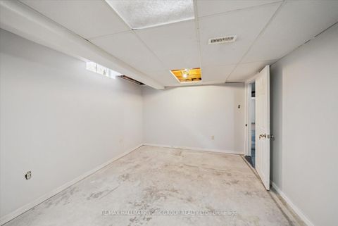 Photo 15 at 6 Glenecho Drive, Grove East, Barrie