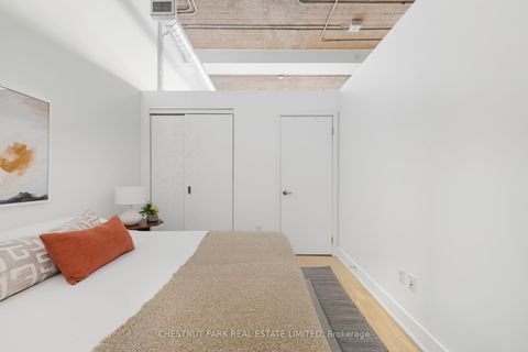 Photo 3 at 215 - 637 Lakeshore Boulevard W, Niagara, Toronto