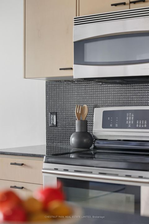 Photo 17 at 215 - 637 Lakeshore Boulevard W, Niagara, Toronto Photo 17 at 215 - 637 Lakeshore Boulevard W, Niagara, Toronto