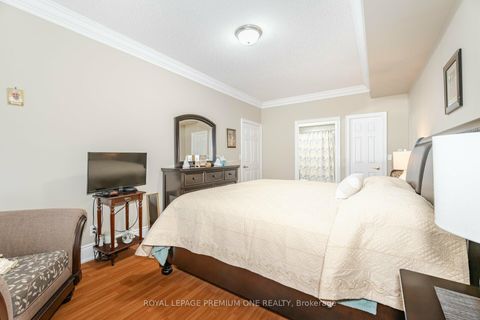 Photo 23 at 210 - 9451 Jane Street, Maple, Vaughan