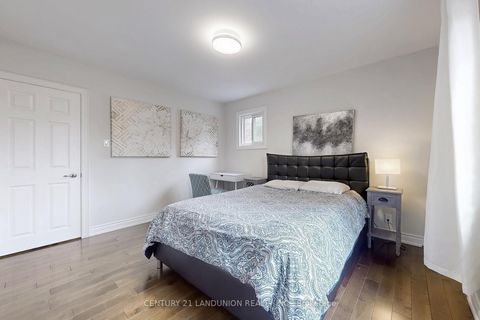 Photo 17 at 757 Huntingwood Drive, Sullivan, Toronto