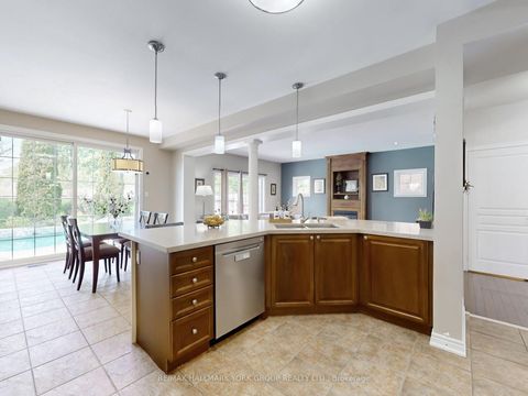 Photo 11 at 254 Tower Hill Road, Jefferson, Richmond Hill